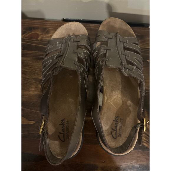 Clarks Bendables Women’s Size 7M Brown Leather Wedge Sandals Buckle Strap - Picture 6 of 7